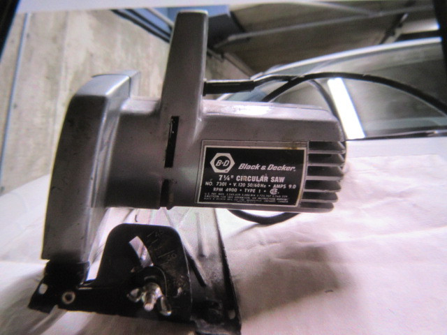DEWALT DW 402 ANGLE GRINDER & BLACK & DECKER  7 1/4"CIRCULAR SAW in Power Tools in Saskatoon - Image 2