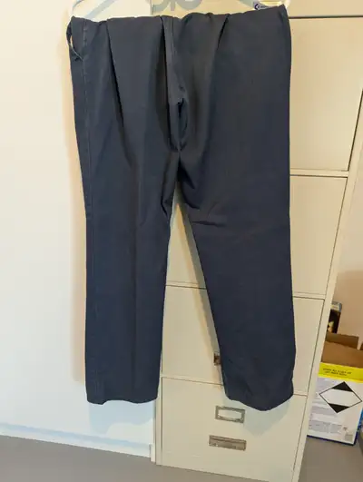 Pantalon de travail, View more