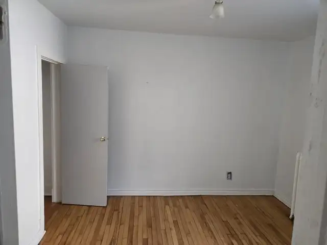 Room for Rent – Downtown Ottawa Available July 1stPrivate in Room Rentals & Roommates in Ottawa - Image 2