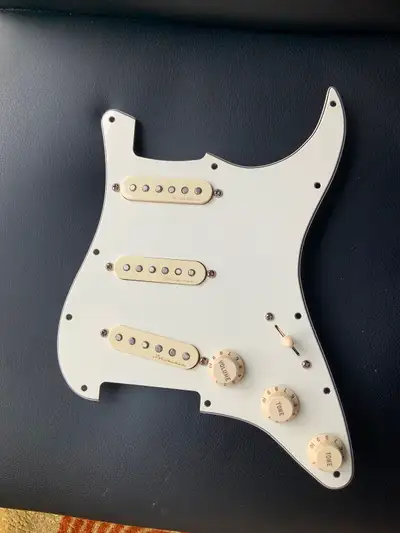 Fender Vintage Noiseless Pickups Loaded Pickguard Assembly, View more