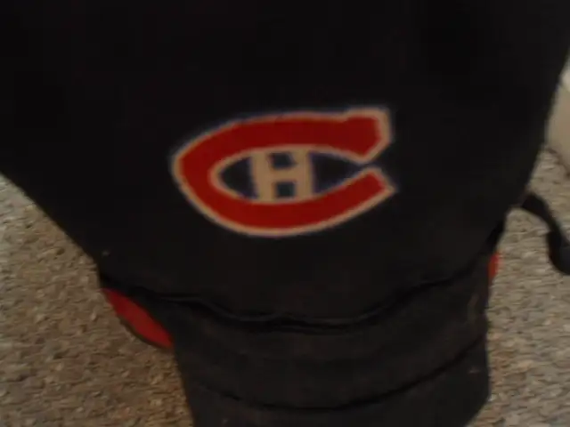 MEN'S SET OF RIGHT HANDED GOLF CLUBS WITH BAG in Golf in Sudbury - Image 10