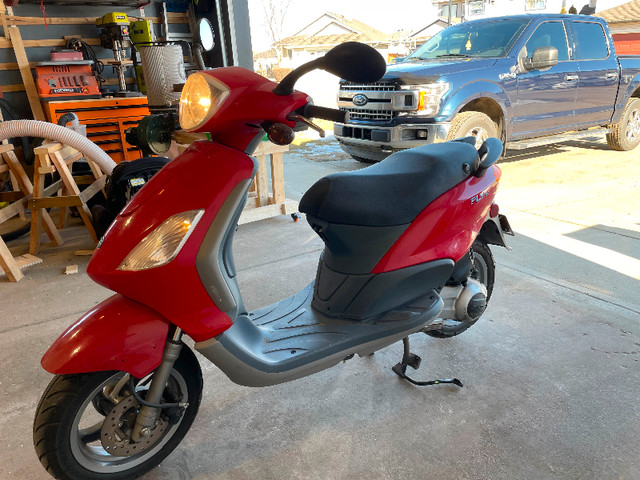 2006 Piaggio Fly 150 for sale in Scooters & Pocket Bikes in Edmonton - Image 2
