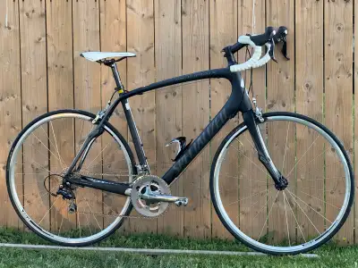 Like New Full carbon Spesialized Roubaix Sport size 58 cm , View more