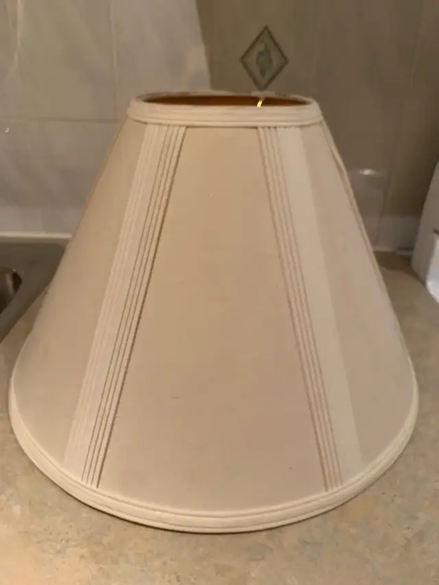 Lamp shade  in Indoor Lighting & Fans in Mississauga / Peel Region - Image 2