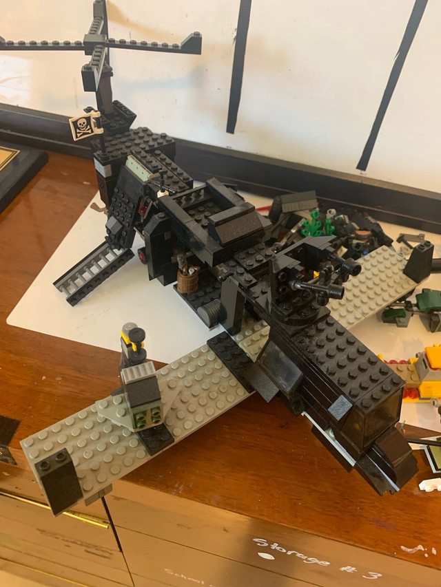 Random Lego builds and pieces in Toys & Games in Windsor Region - Image 2