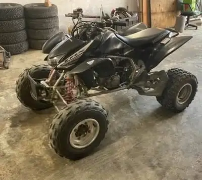 Tout fonctionne parfaitement, changement d’huile toutes les 10 heures, graissage tou les mois . Rais...