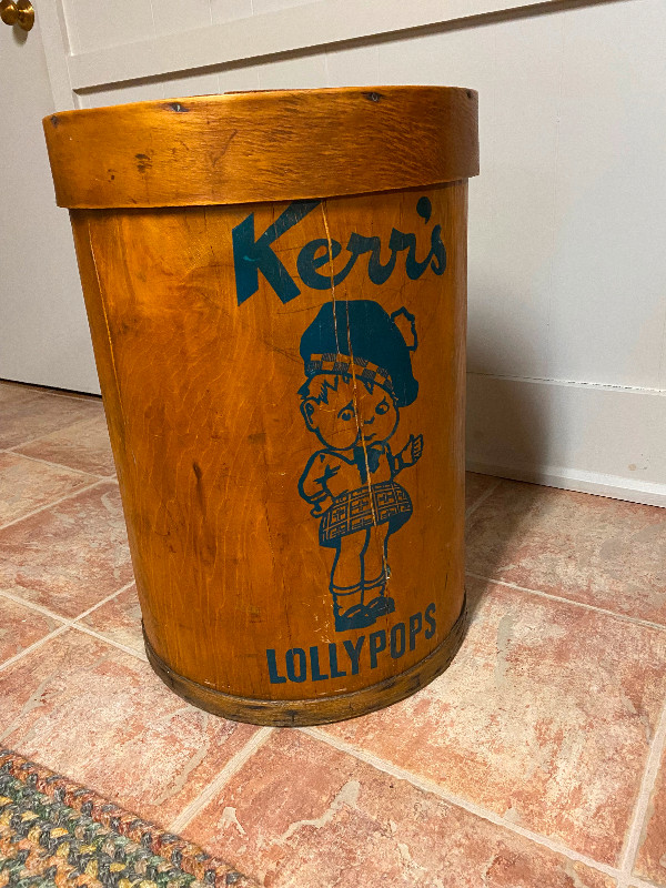 Vintage Kerrs wood Lollypop barrel in Arts & Collectibles in Oakville / Halton Region