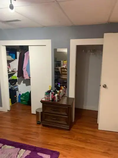 The room is located Meade SSFC in nice Clean family home. Close to Shoppers, And mapleridge Plaza. 3...