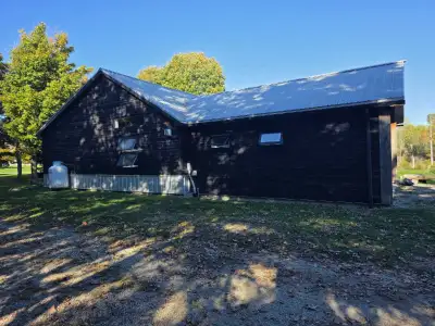 Photos upon request 3 bedroom detached bungalow for rent in collingwood, large property with invisib...