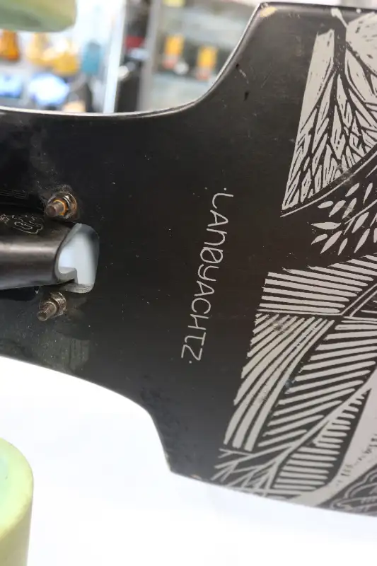 Landyachtz Drop Cat Seeker Complete 33" (#39235-1) in Skateboard in City of Halifax - Image 8