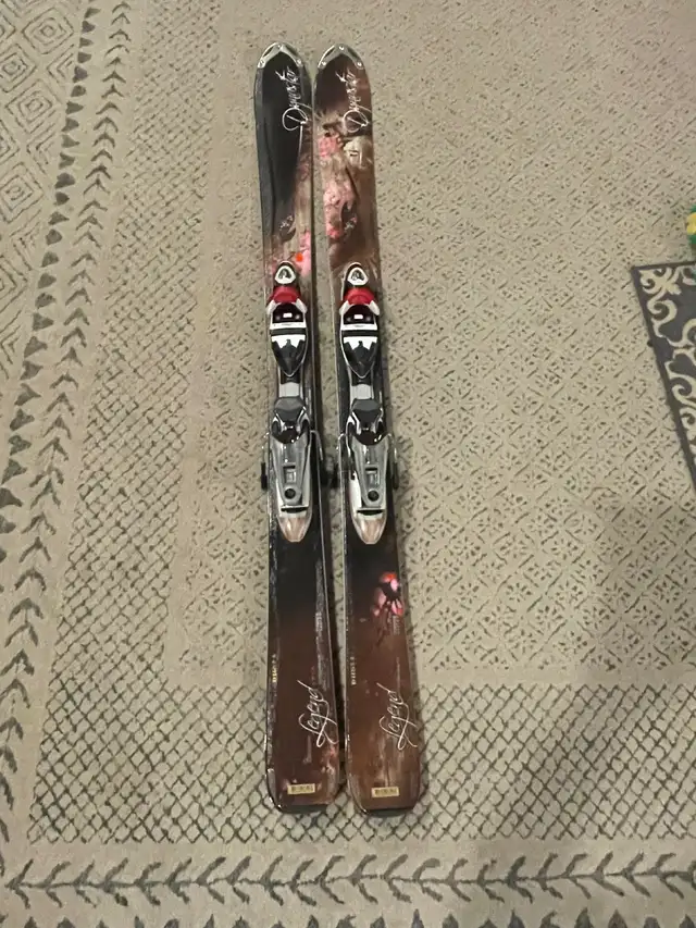 Dynastar Legend Eden womans skis in Ski in Cranbrook - Image 2