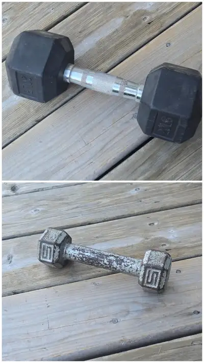 Dumbbells / Dumbells - One 20lb and One 5lb, View more