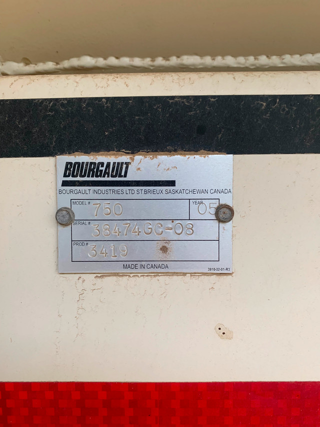 Bourgault 750 Grain Cart in Farming Equipment in Regina - Image 4