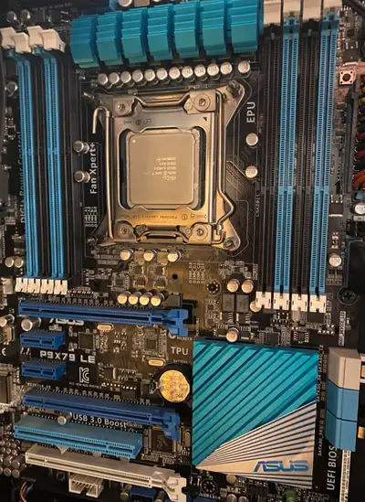 Intel socket: LGA 2011 The little brother to X99 Asus P9X79 LE motherboard With a 4930K 6 core / 12...