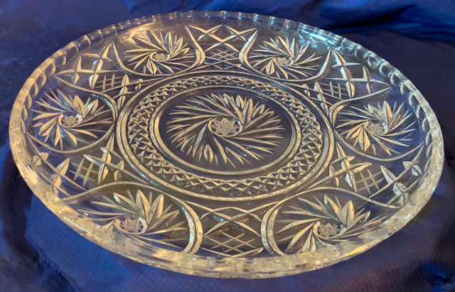Vtg Clear Glass Serving Platter Plate w/ Pinwheel Design 12" Dia in Arts & Collectibles in Peterborough - Image 2