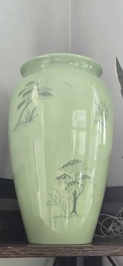 KNOCKOUT GRIMWADES TIBER VASE FANTASTIC SHAPE, View more