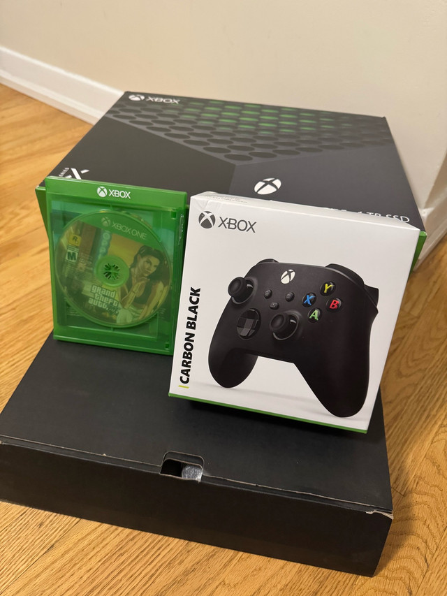 Xbox Series X + GTA V + 2 Controllers | Excellent Condition in Xbox Series X & S in City of Toronto