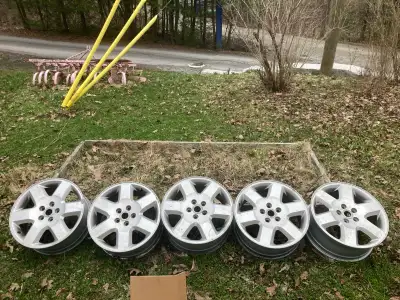 Upgrade your ride with this set of 5 genuine Land Rover LR3 alloy wheels, standard fit for the top s...
