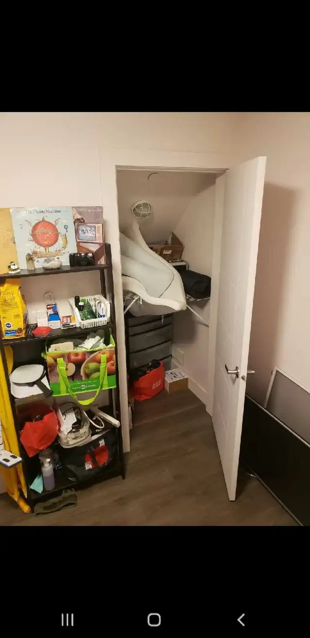 1 bed  and 1.5 bathroom  in Room Rentals & Roommates in Vancouver - Image 9