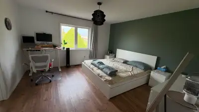 master bedroom for rent