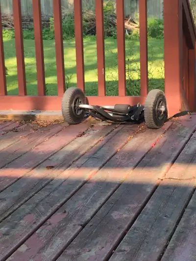 Nice little kayak dolly, got it with my kayak just don't use it, straps an wheels in good shape. 226...