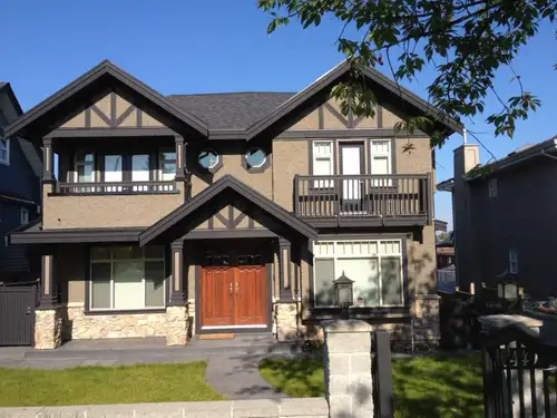 Two bedroom basement suite available for rent now. Located in North Burnaby, 8 min walking distance...