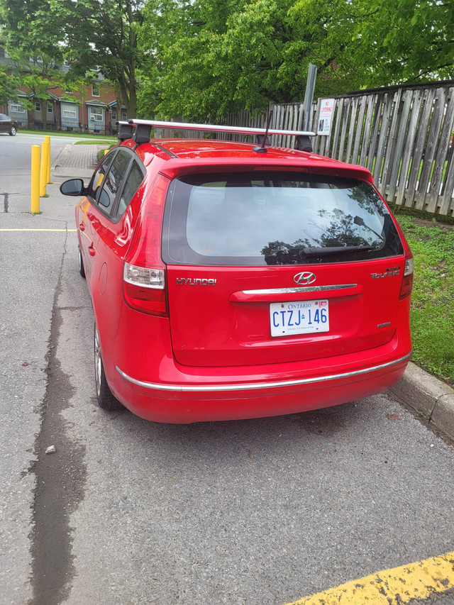2011 Hyundai Elantra hatchback in Cars & Trucks in Oshawa / Durham Region - Image 3