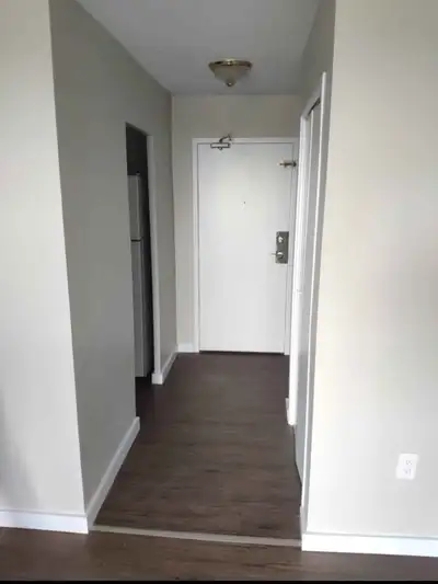 Clean & Comfortable Room for Rent – Available Now | London, ON 573 Mornington Ave, London, ON Lookin...