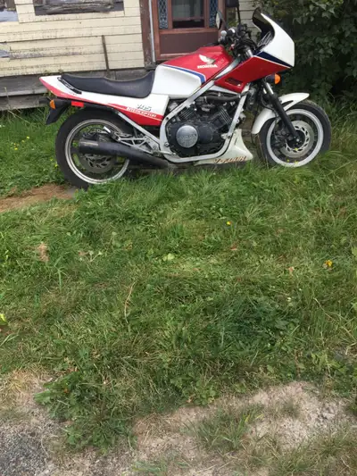 Bike runs great. Good condition. Text 416-569-0545