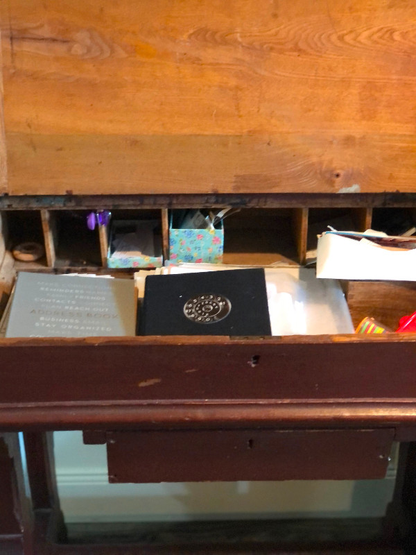 Antique writers desk in Desks in Fredericton - Image 3