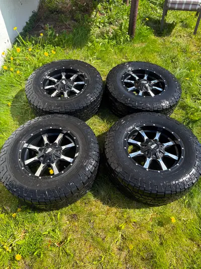 LT275/70R18 Cooper Discoverer AT3 xlt tires Moto Metal mo970 18x9 +18 wheels 6x139.7mm