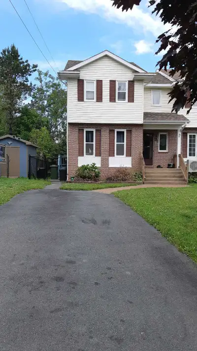Rent is biweekly, use of kitchen, shared bathroom, laundry facilities included, newcomers welcome, n...