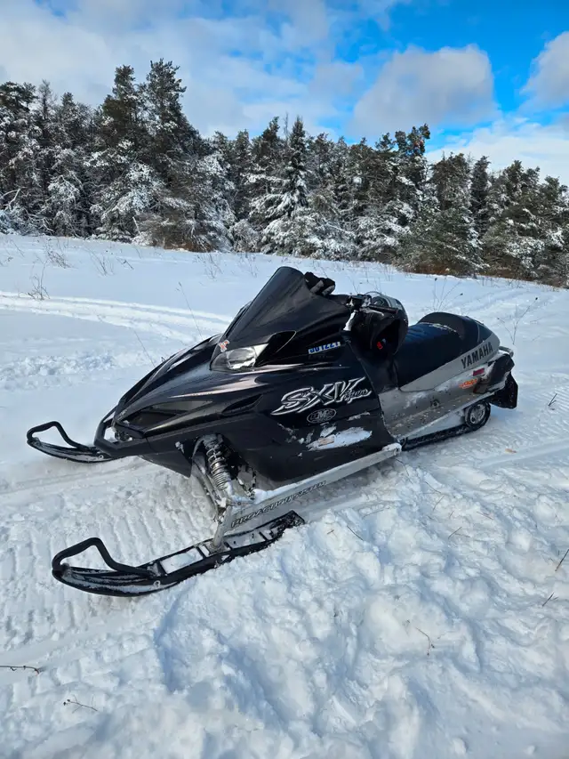 700cc Yamaha Viper snowmobile in Snowmobiles in Mississauga / Peel Region - Image 3