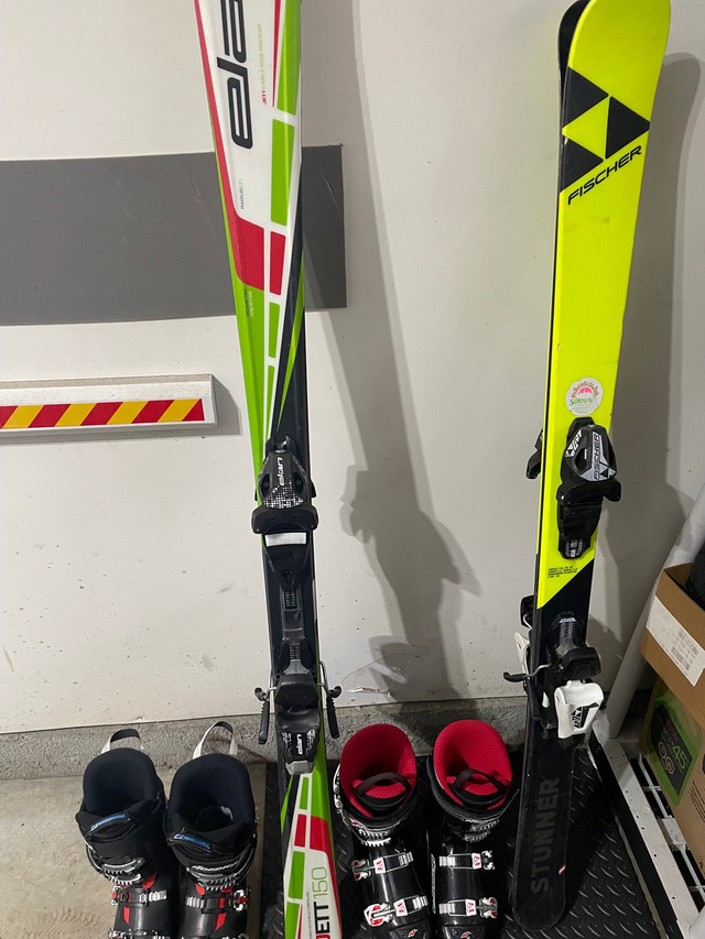 Youth ski set (ski & boots) in Ski in Edmonton
