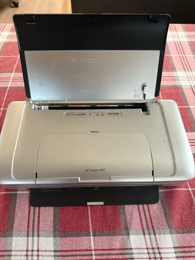 HP Deskjet Portable Printer in Printers, Scanners & Fax in Owen Sound - Image 3