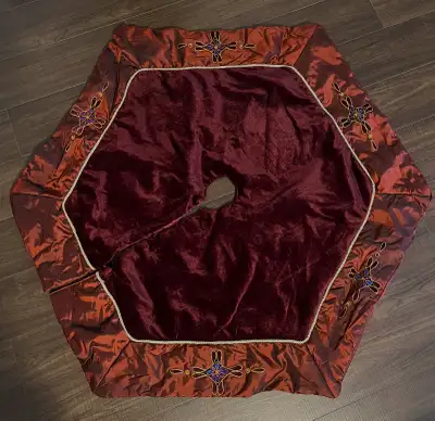 Tree skirt, View more