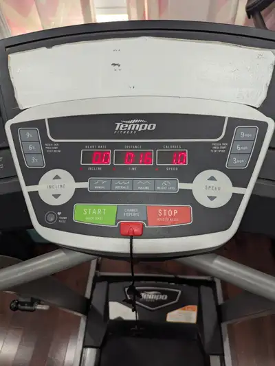 Treadmill with 9% incline and 10Mph max speed. Calorie, distance, time, speed, heart rate and inclin...