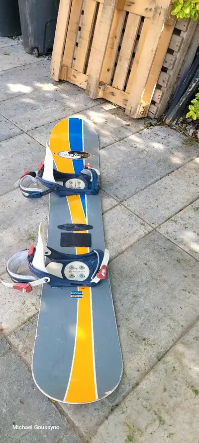 163 cm Rossignol Snowboard with Rossignol Bindings Good condition For adults. No more information Co...