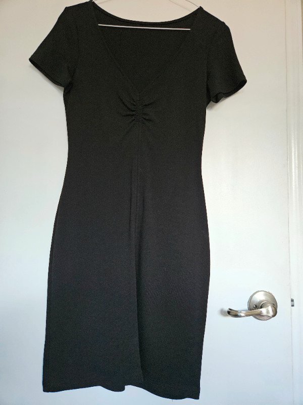 Little black Dress - size 6 in Women's - Dresses & Skirts in City of Toronto - Image 2