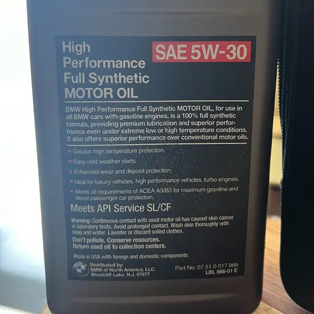 BMW High Performance 5W30 Synthetic Oil 1 L Bottle, Spout & Case in Other in Calgary - Image 4
