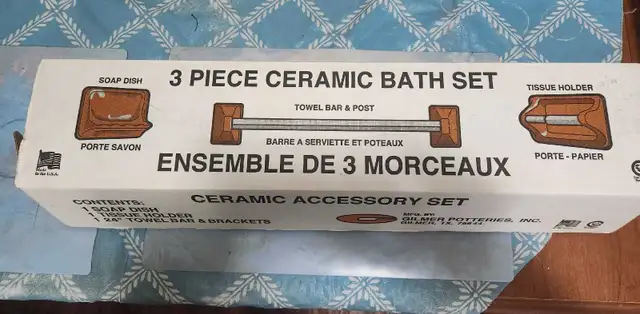 White Gilmer Potteries Ceramic Bath Set in Bathwares in Ottawa - Image 2