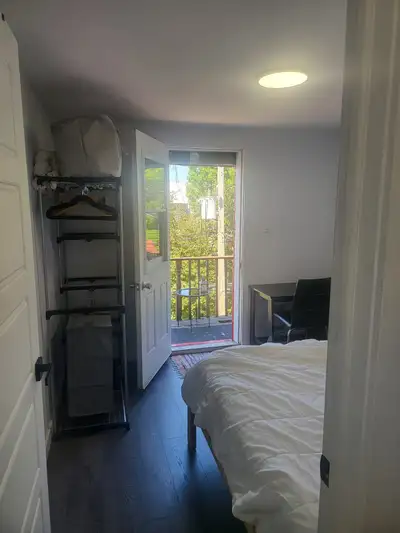 4829 Saint Urbain, Montreal, QC, Canada Property Description Video of Apartment: https://www.youtube...