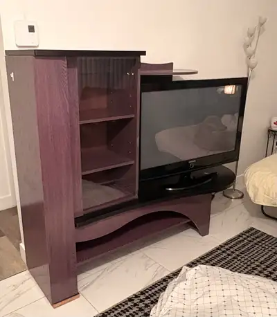 Meuble de salon, 57 1/2 po haut x 68 po large x 18 po profond, View more