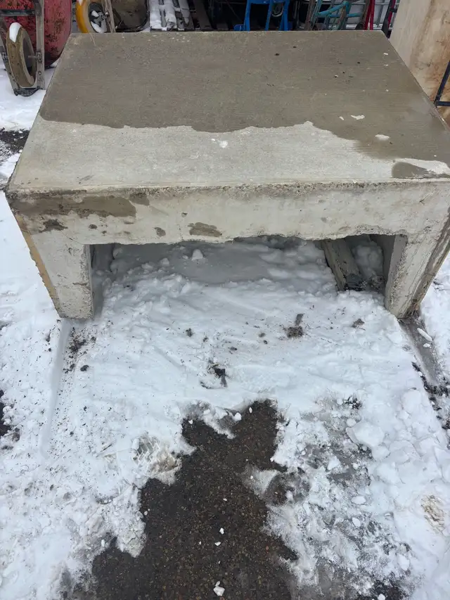concrete steps  in Other in Edmonton - Image 4