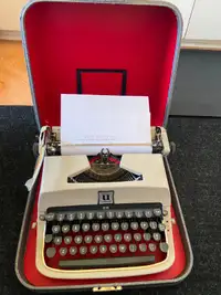 Vintage 1950s Underwood Golden Touch Deluxe Quiet Tab Typewriter