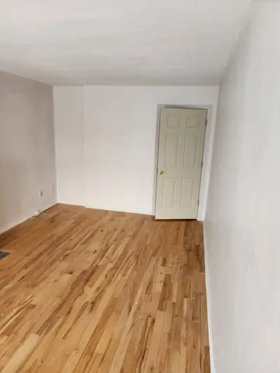 Room for Rent in a spacious townhouse in Mississauga, View more