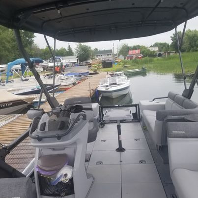 Aucune taxes à payer pour le ponton. Moteur 230 HP, environ 21 h in Vedettes et bateaux à moteur  à Ouest de l’Île - Image 4