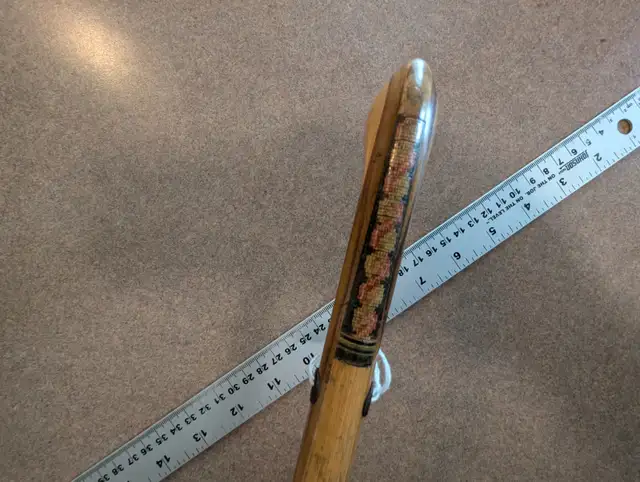 Antique wooden carved walking stick with marquetry top, 35 1/2" in Arts & Collectibles in Oshawa / Durham Region - Image 7
