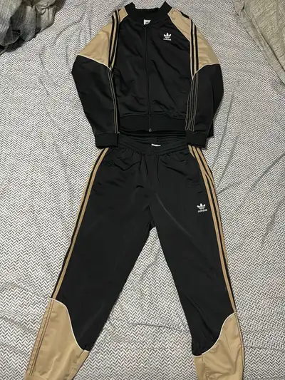 Still new Size M can fit L