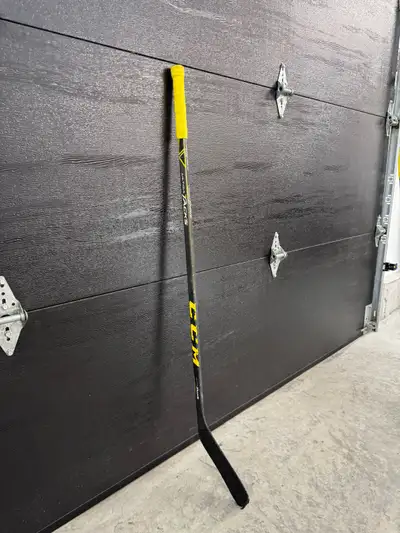 Hockey Stick JR CCM Ultra Tacks Crosby P29 35 Flex Grip - 48.5", View more